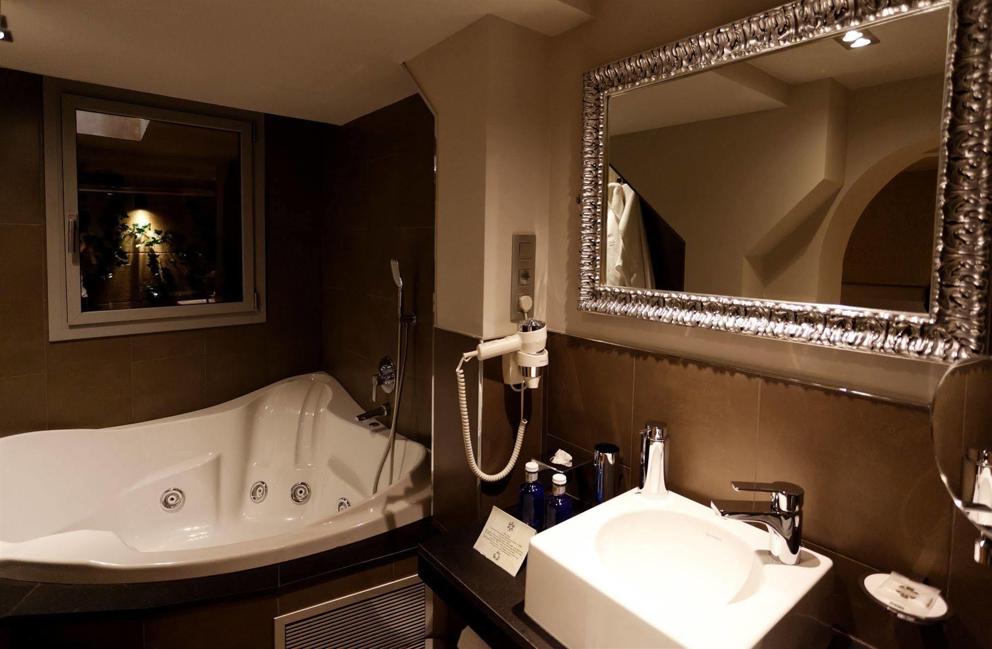 Vasanta Powered By Sonder Hotel Барселона Екстериор снимка