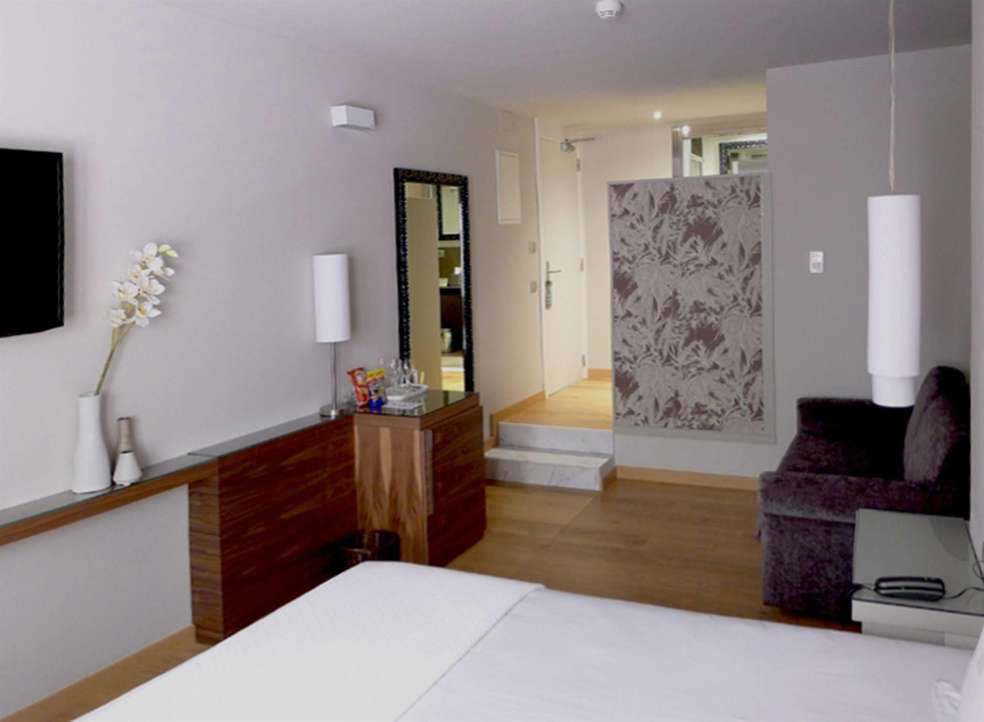 Vasanta Powered By Sonder Hotel Барселона Екстериор снимка