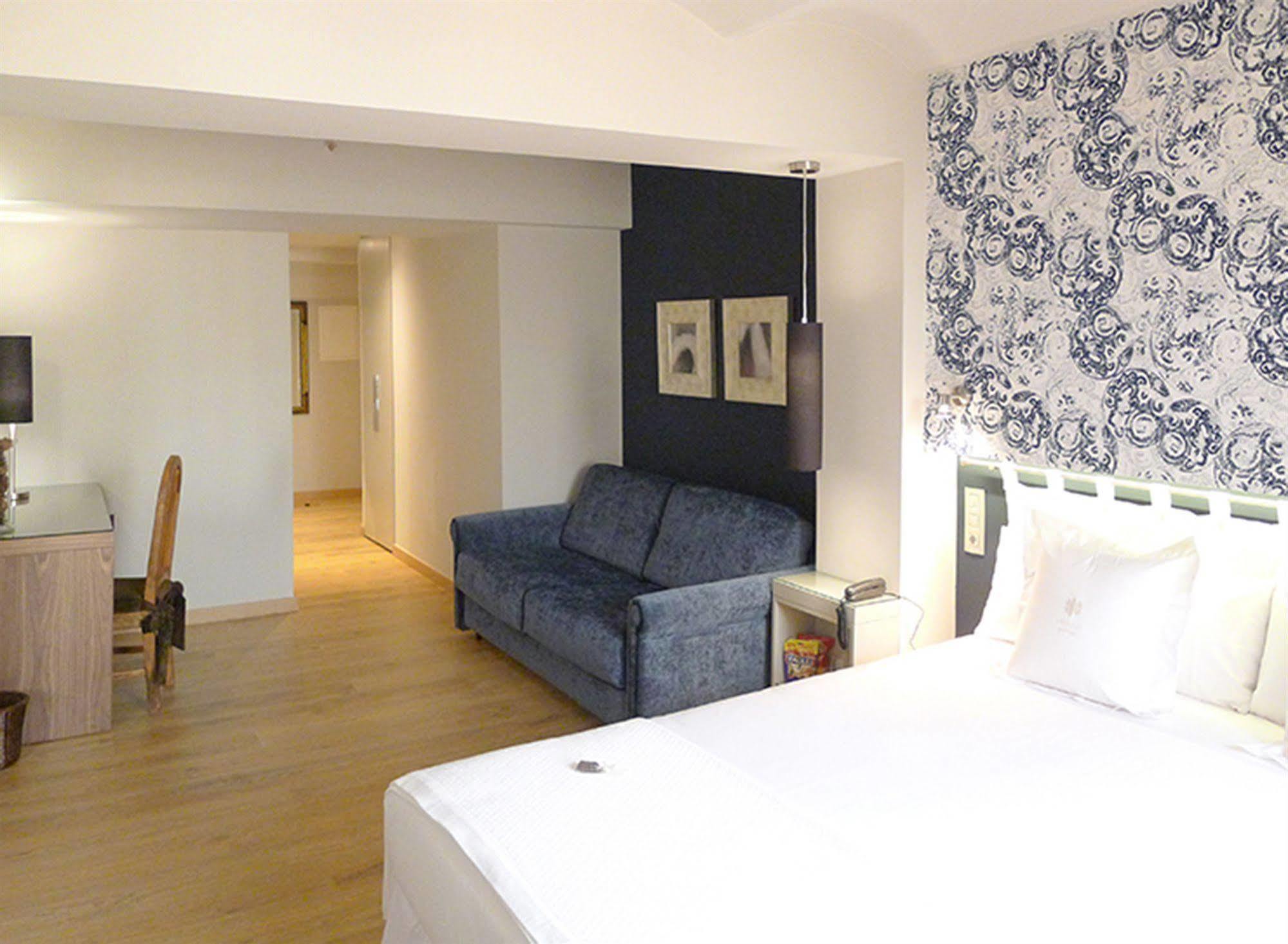Vasanta Powered By Sonder Hotel Барселона Екстериор снимка